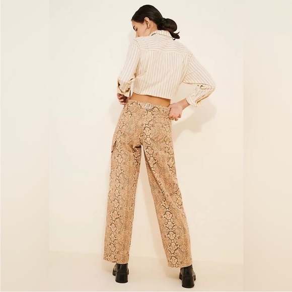 Women's Snake Print Wide Leg Cargo Pants - Picture 2 of 9
